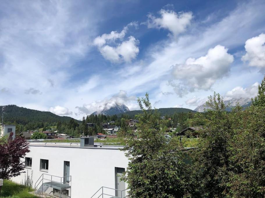 Sonniges Apartment Mit Hallenbad Und Sauna In Seefeld Зеефелд в Тирол Екстериор снимка